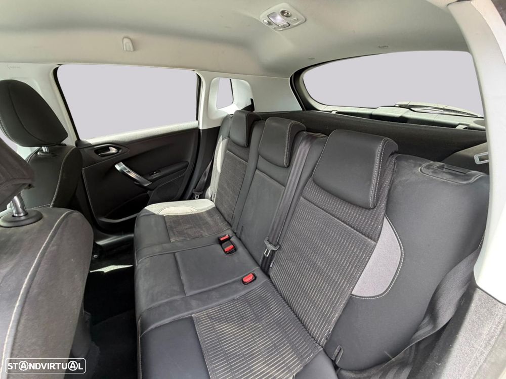Peugeot 2008 - 18