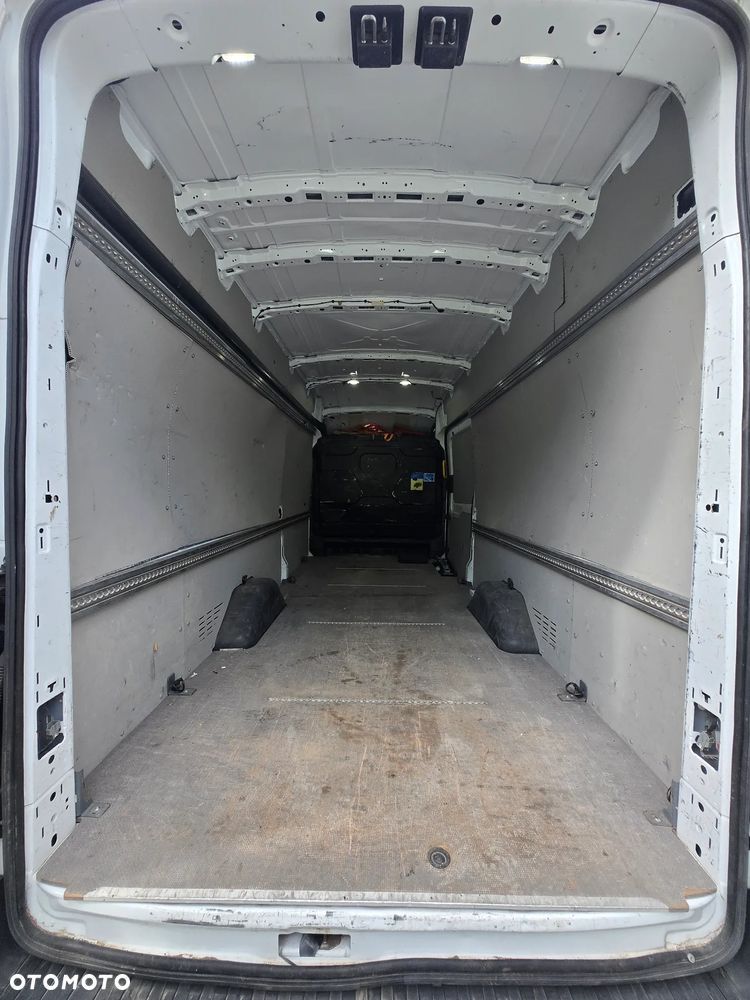 Ford Transit - 25