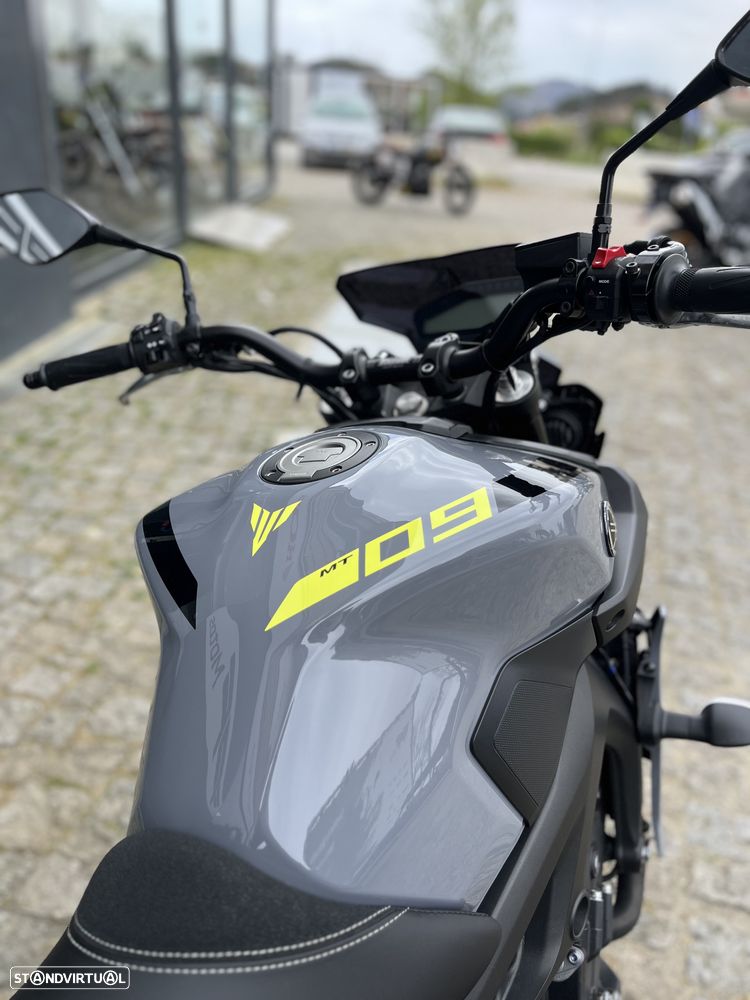 Yamaha MT-09 - 10