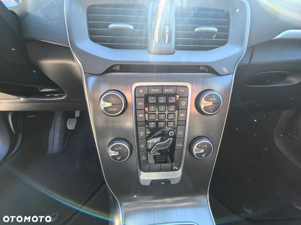 Volvo V40 D2 - 28