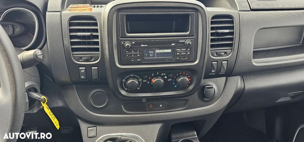 Opel Vivaro - 12
