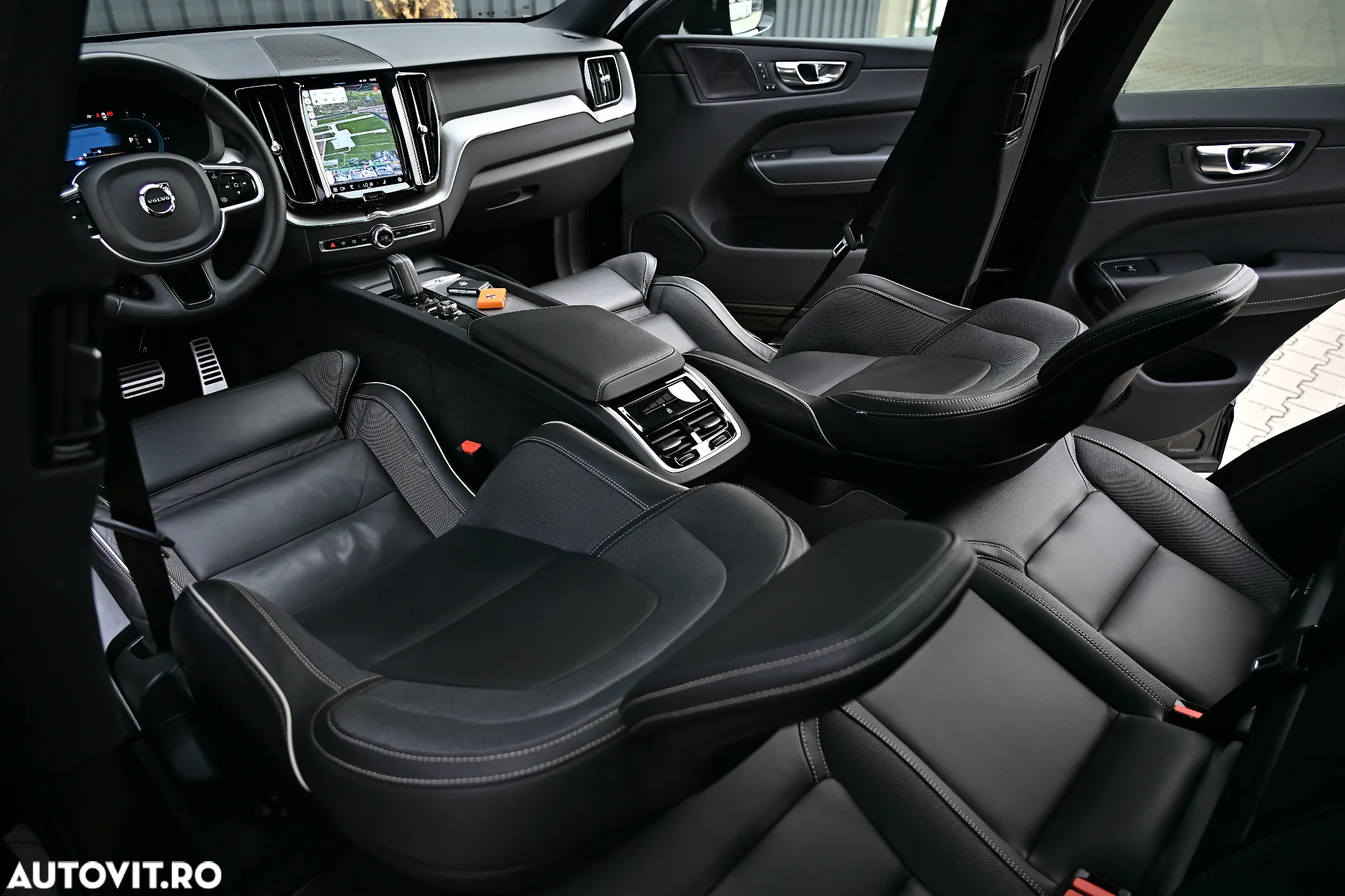 Volvo XC 60 B4 MHEV AT8 AWD R-Design - 9