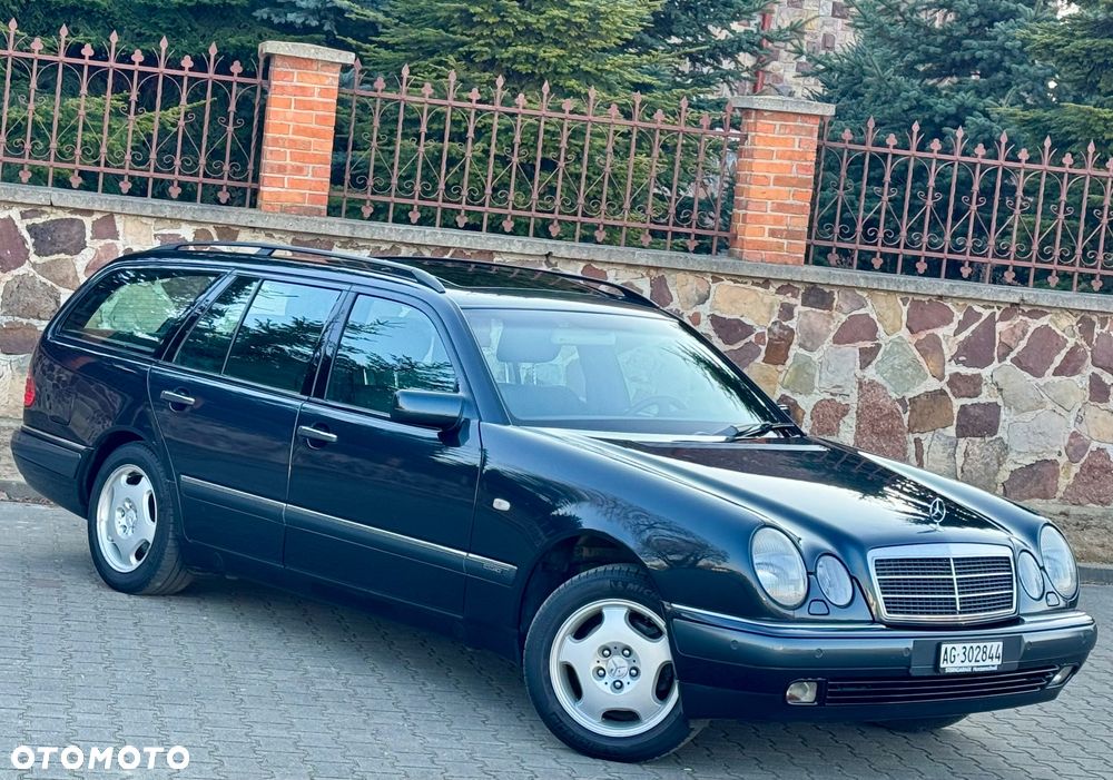 Mercedes-Benz Klasa E 320 T 4-Matic Elegance - 8