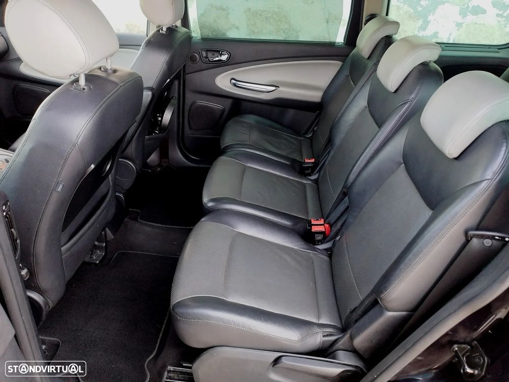 Ford Galaxy 2.0 TDCi Ghia - 7