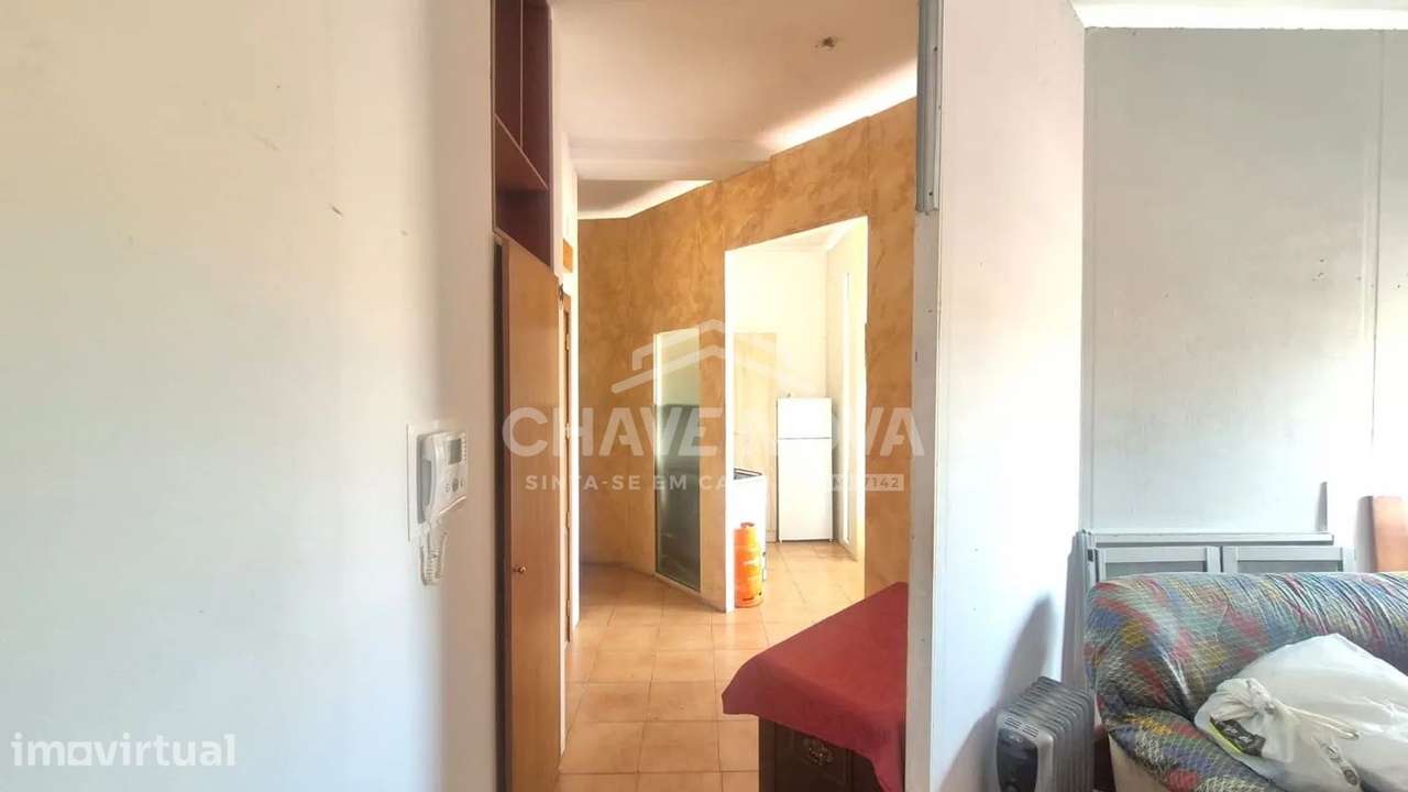 T0 em Santa Marinha com Excelente Localização - Grande imagem: 3/8