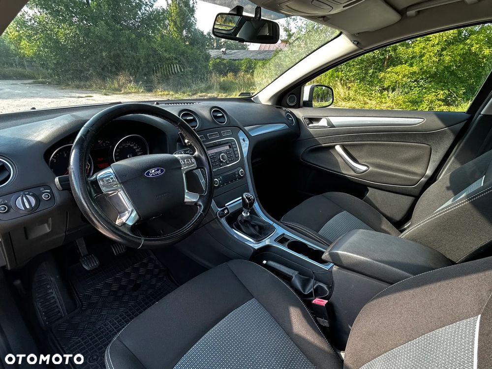 Ford Mondeo 2.0 TDCi Ambiente - 12
