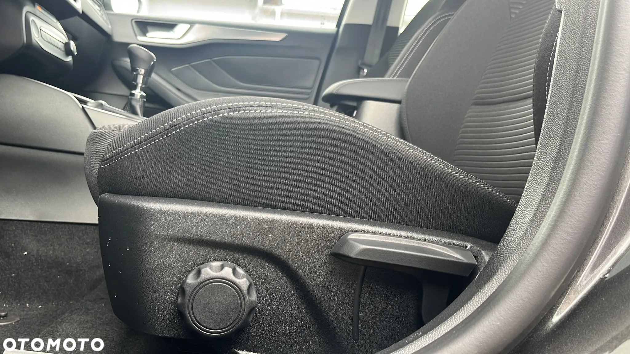 Ford Focus 1.0 EcoBoost mHEV Titanium - 25