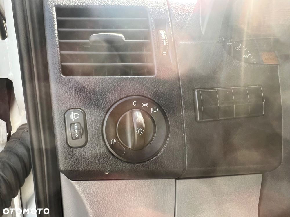 Mercedes-Benz Sprinter - 20