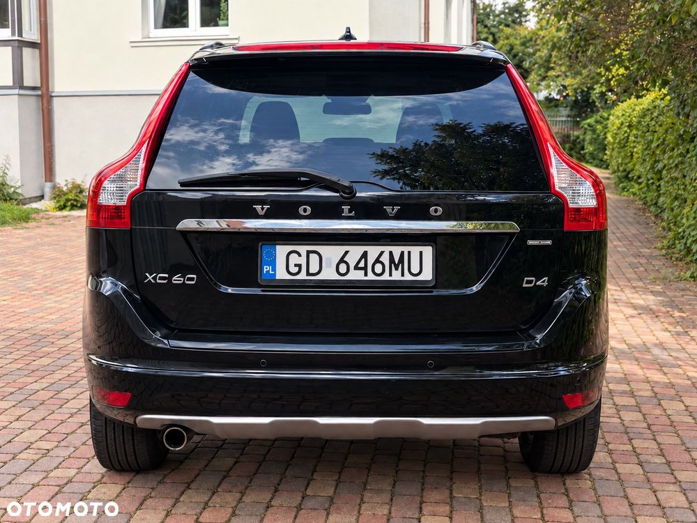 Volvo XC 60 D4 AWD Momentum - 4