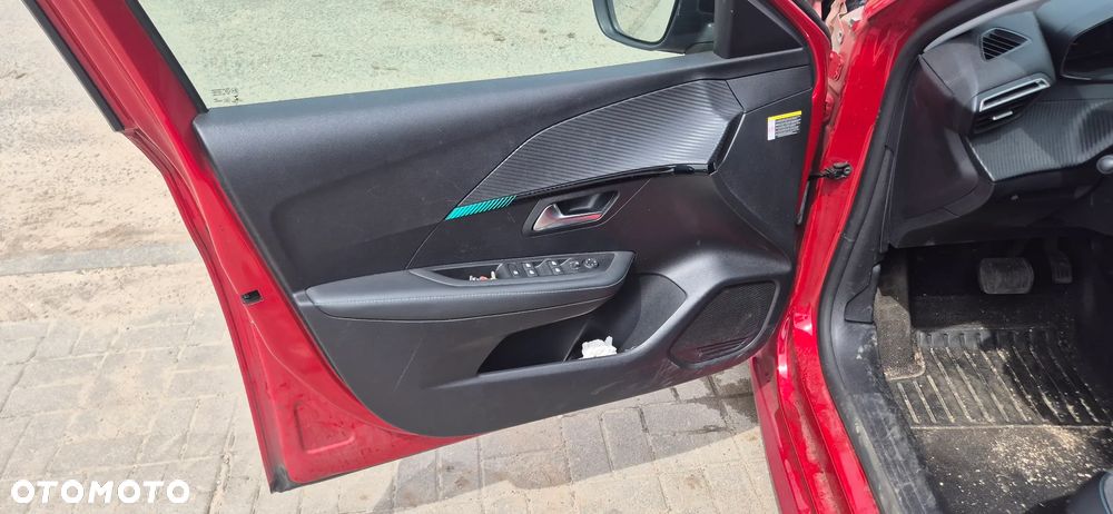 Peugeot 208 - 14