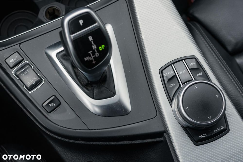 BMW Seria 3 320d xDrive M Sport Shadow sport - 22