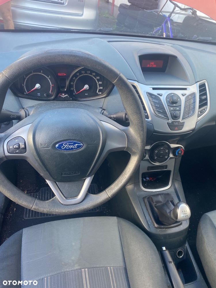 Ford Fiesta - 15