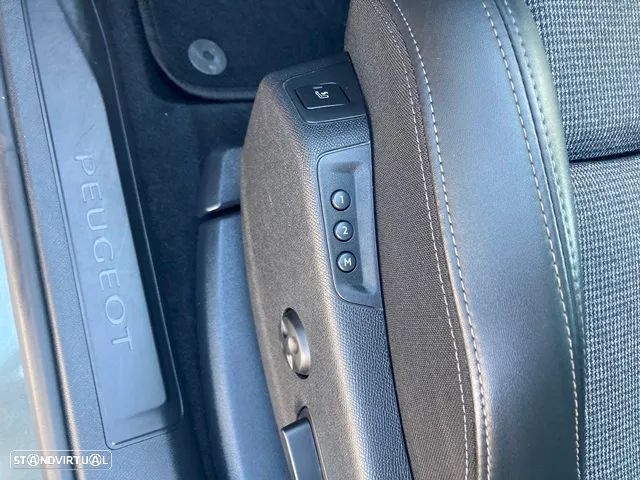 Peugeot 5008 1.2 PureTech Allure EAT8 - 40