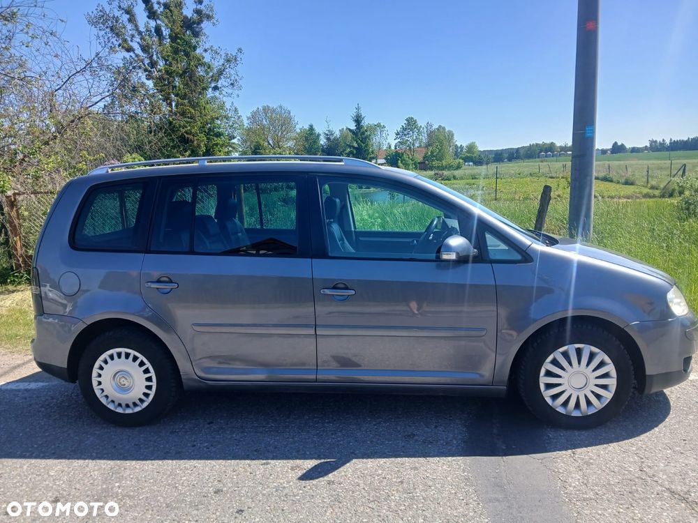 Volkswagen Touran 2.0 TDI DPF DSG Highline - 5