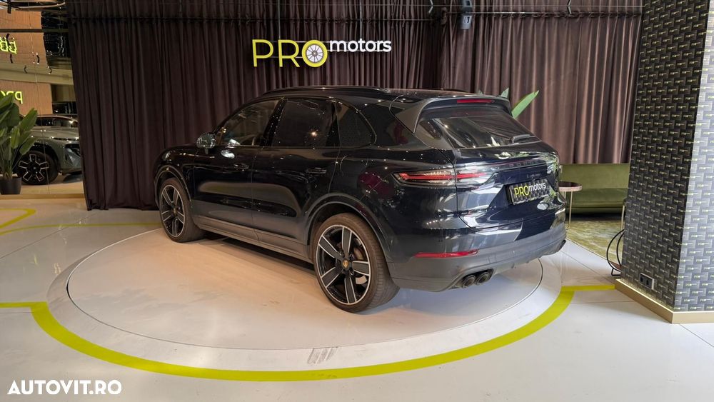 Porsche Cayenne - 5