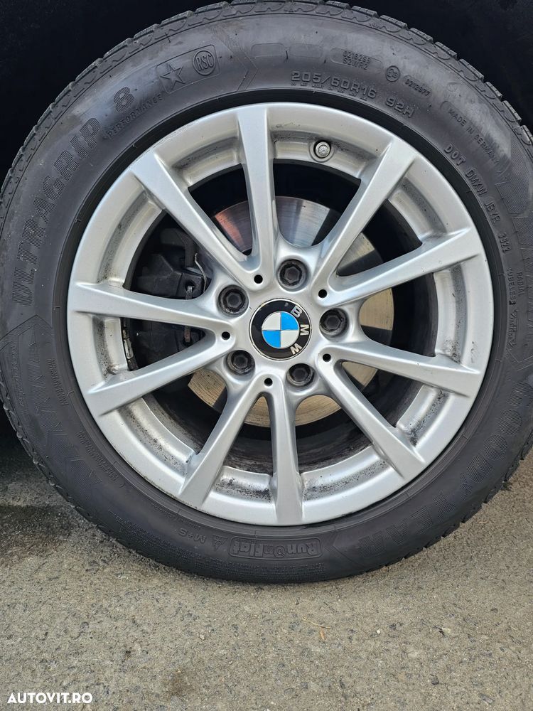 BMW Seria 3 318d xDrive Touring - 3