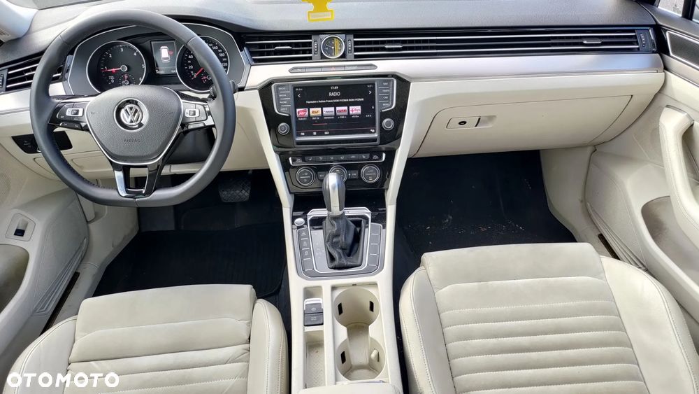 Volkswagen Passat - 27