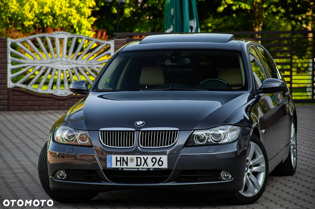 BMW Seria 3 325i - 2