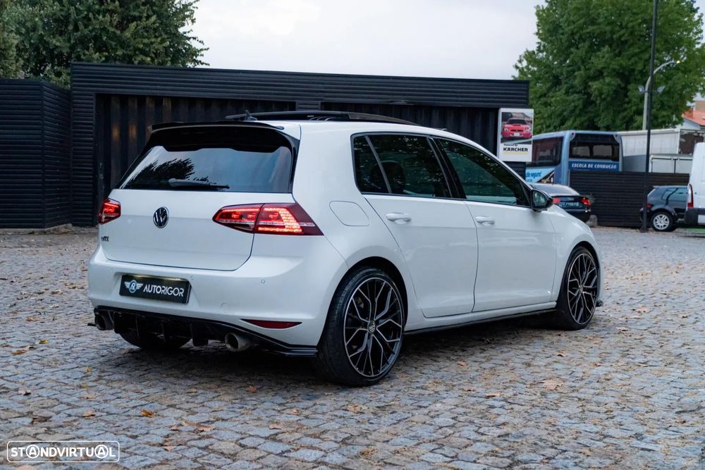 VW Golf - 6