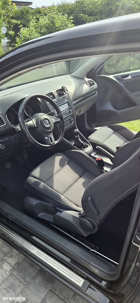 Volkswagen Golf - 6