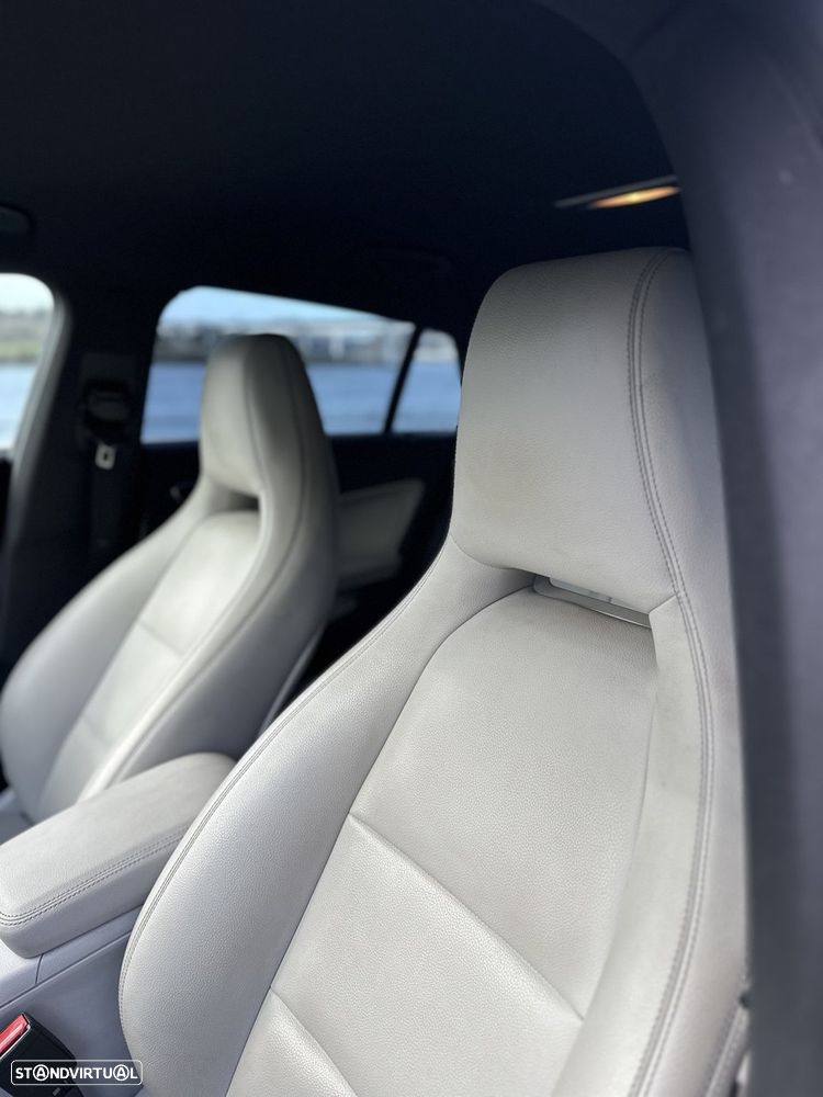 Mercedes-Benz CLA 180 - 4