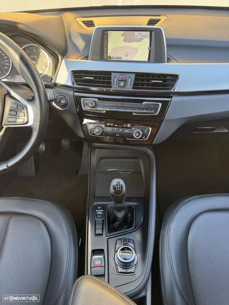 BMW X1 18 d sDrive Line Sport - 36