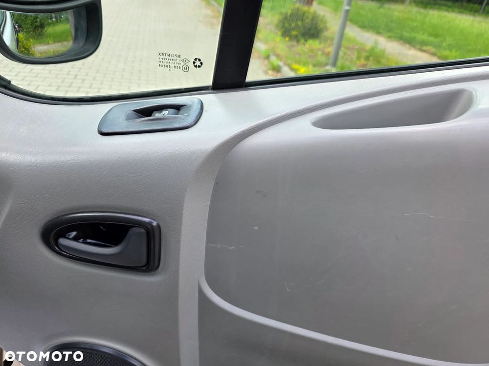 Opel Vivaro - 18