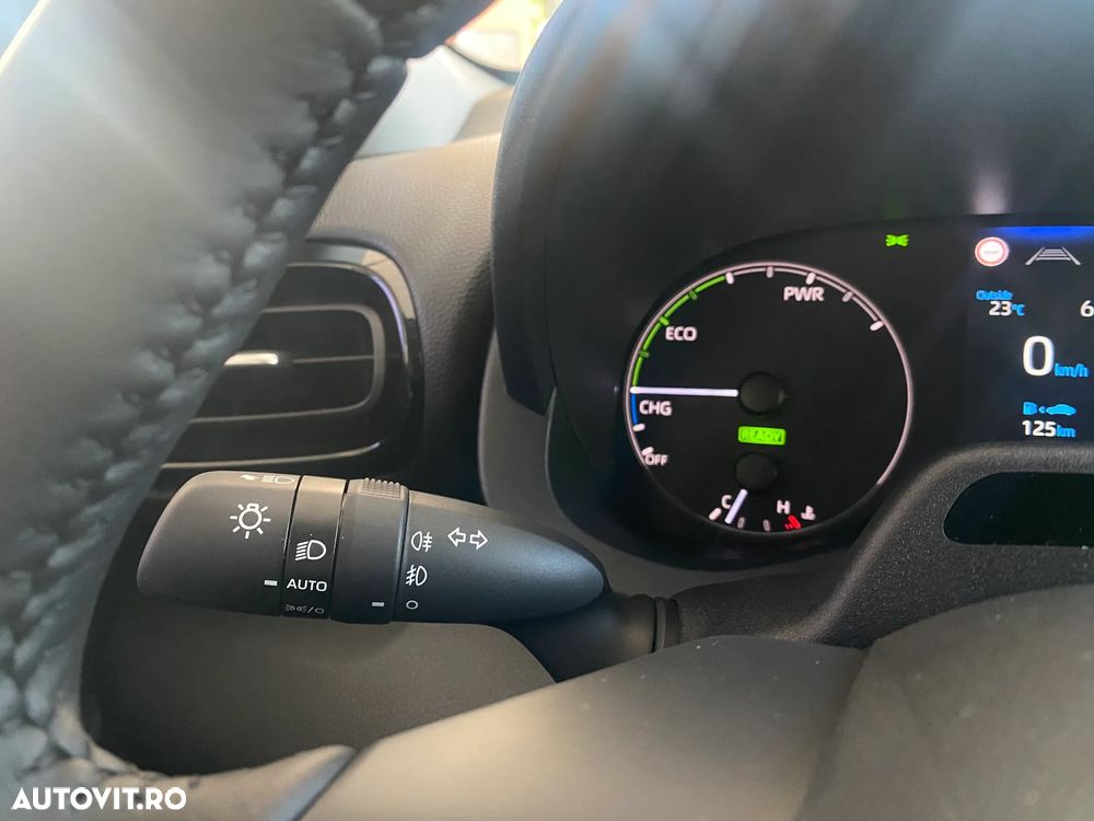 Toyota Yaris 1.5 VVT-i HSD Active - 25