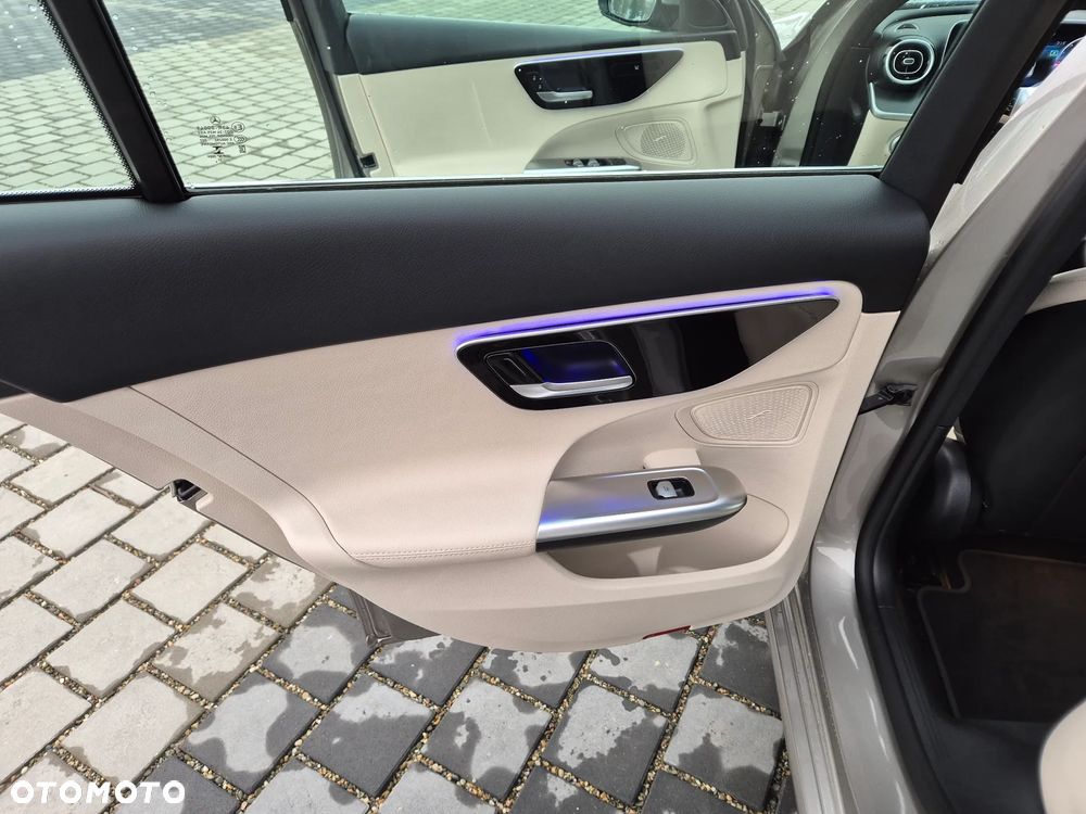 Mercedes-Benz Klasa C 200 d 9G-TRONIC - 16