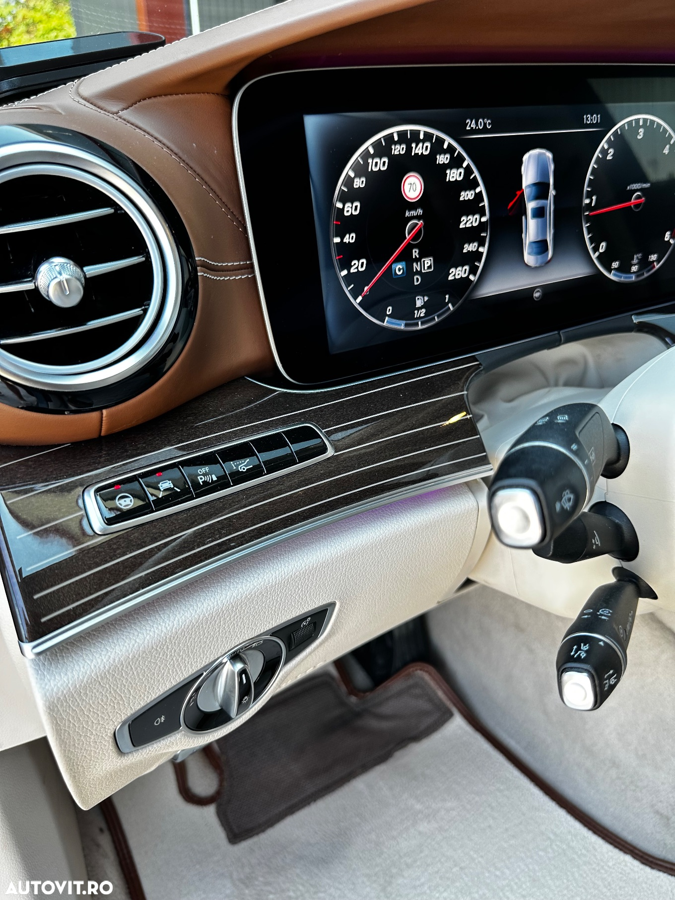 Mercedes-Benz E 220 d 4Matic T 9G-TRONIC AMG Line - 4