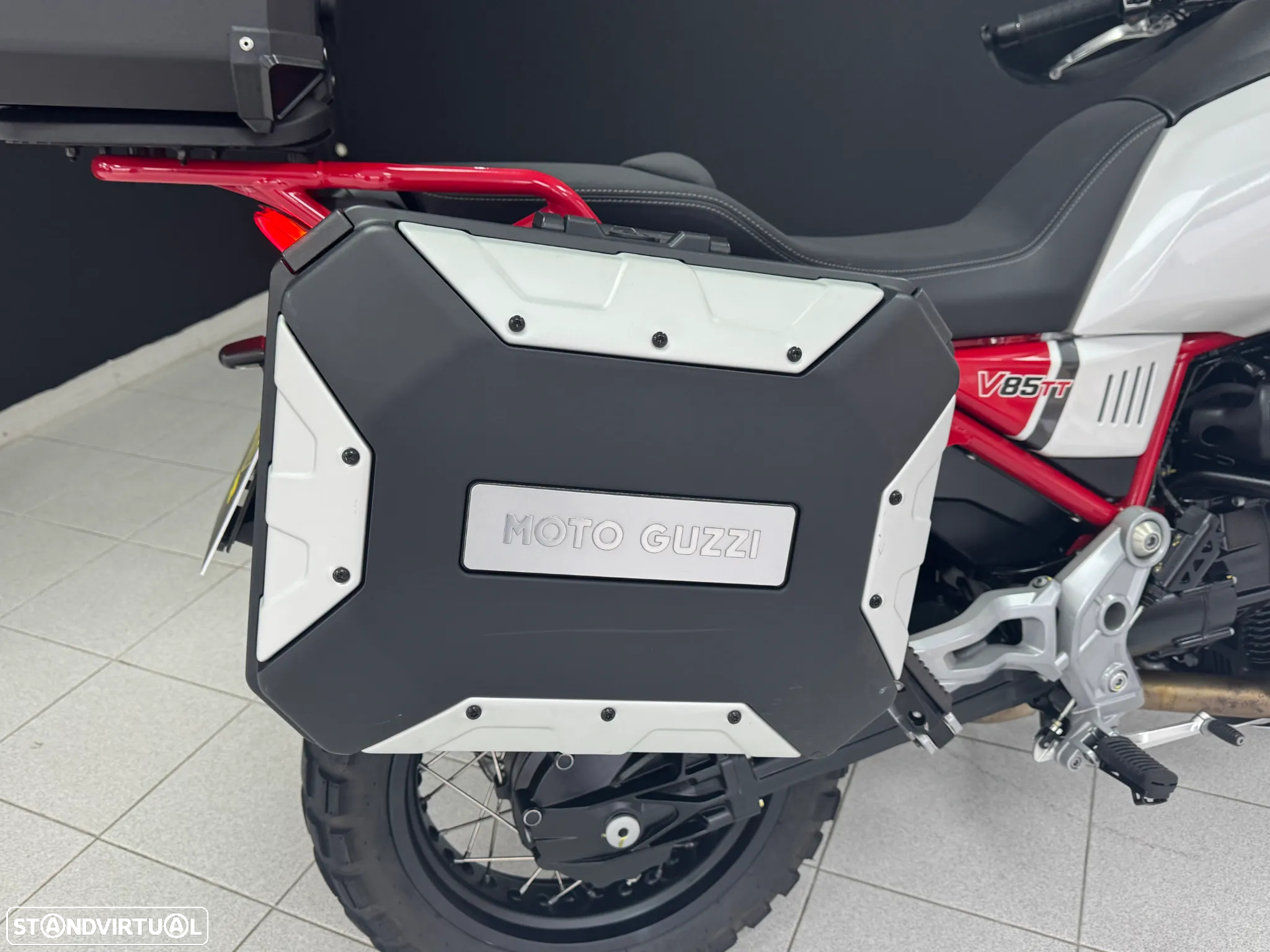 Moto Guzzi V85 - 11