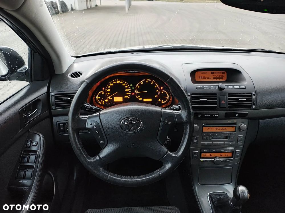 Toyota Avensis 1.8 VVT-i - 28