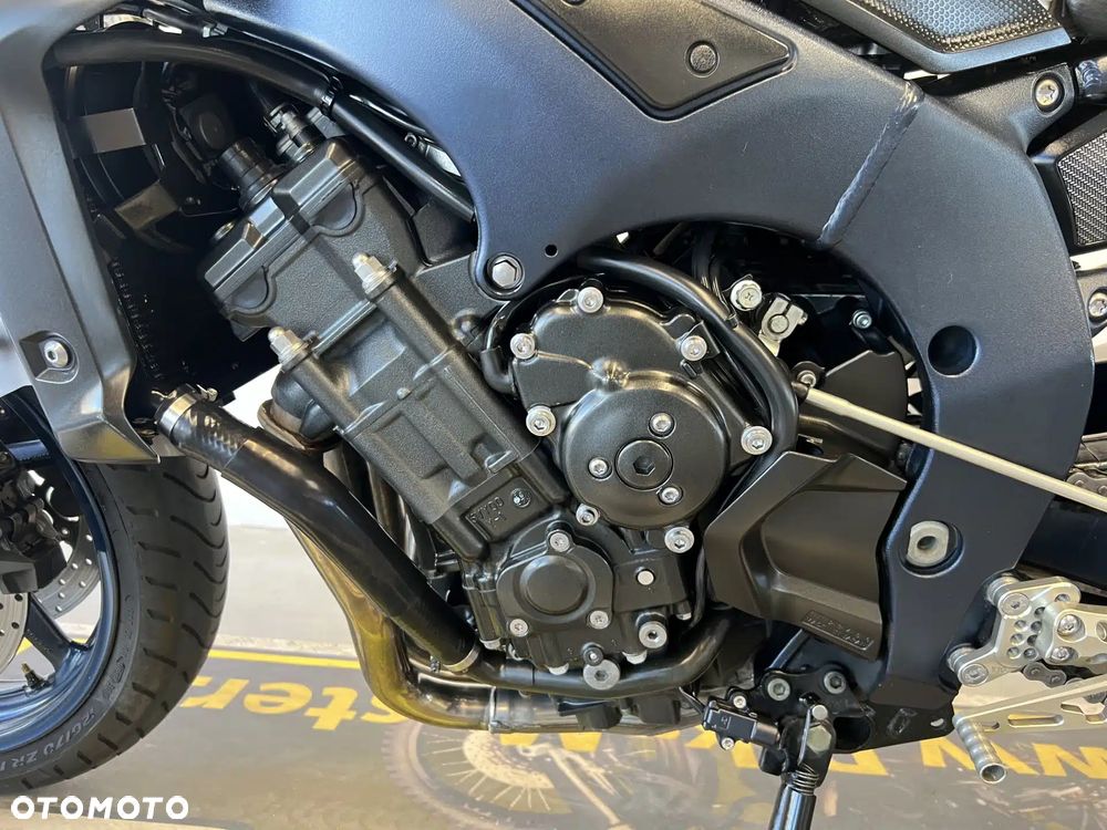 Yamaha FZ - 12