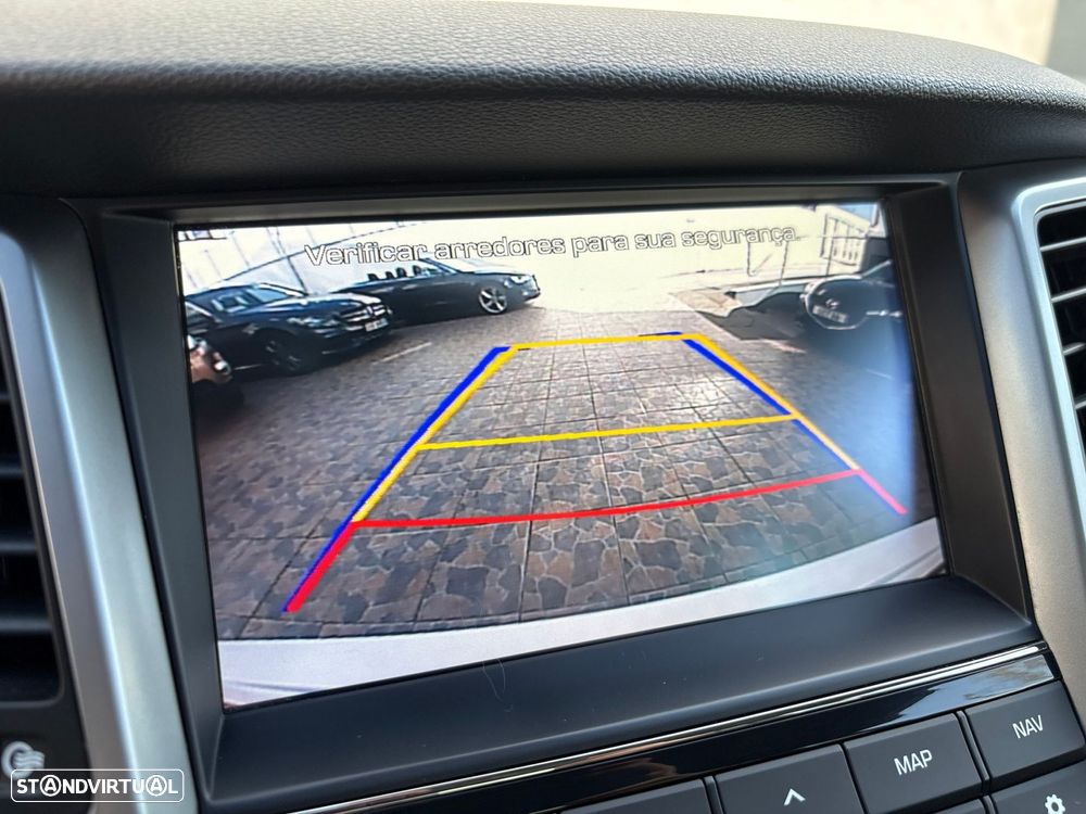 Hyundai Tucson 1.7 CRDi Premium DCT - 32