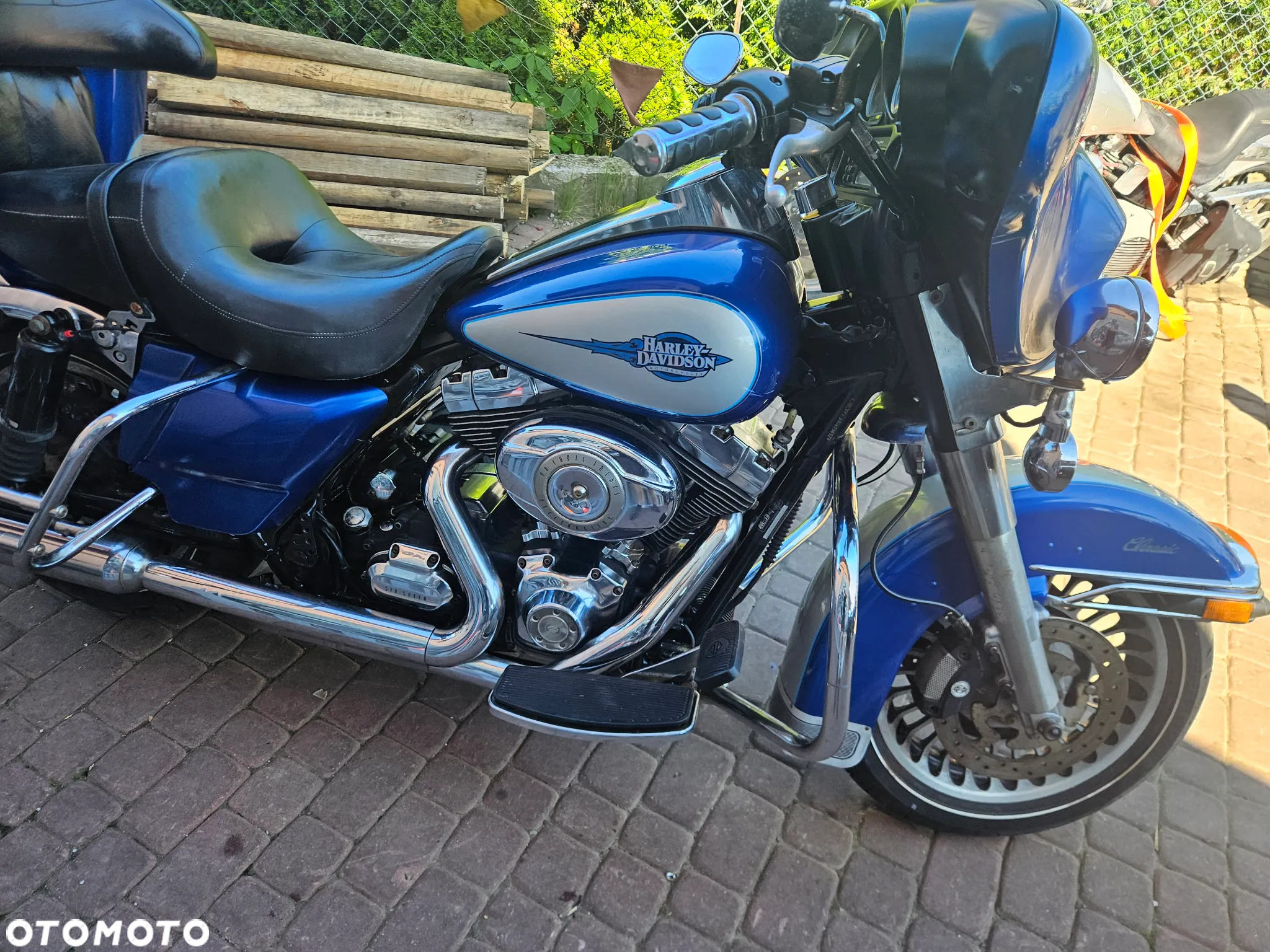 Harley-Davidson FLH Electra Glide - 2