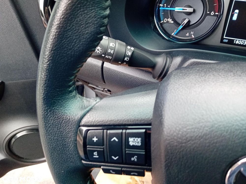 Toyota Hilux 2.8 D-4D Double Cab Invincible Sport 4x4 - 18