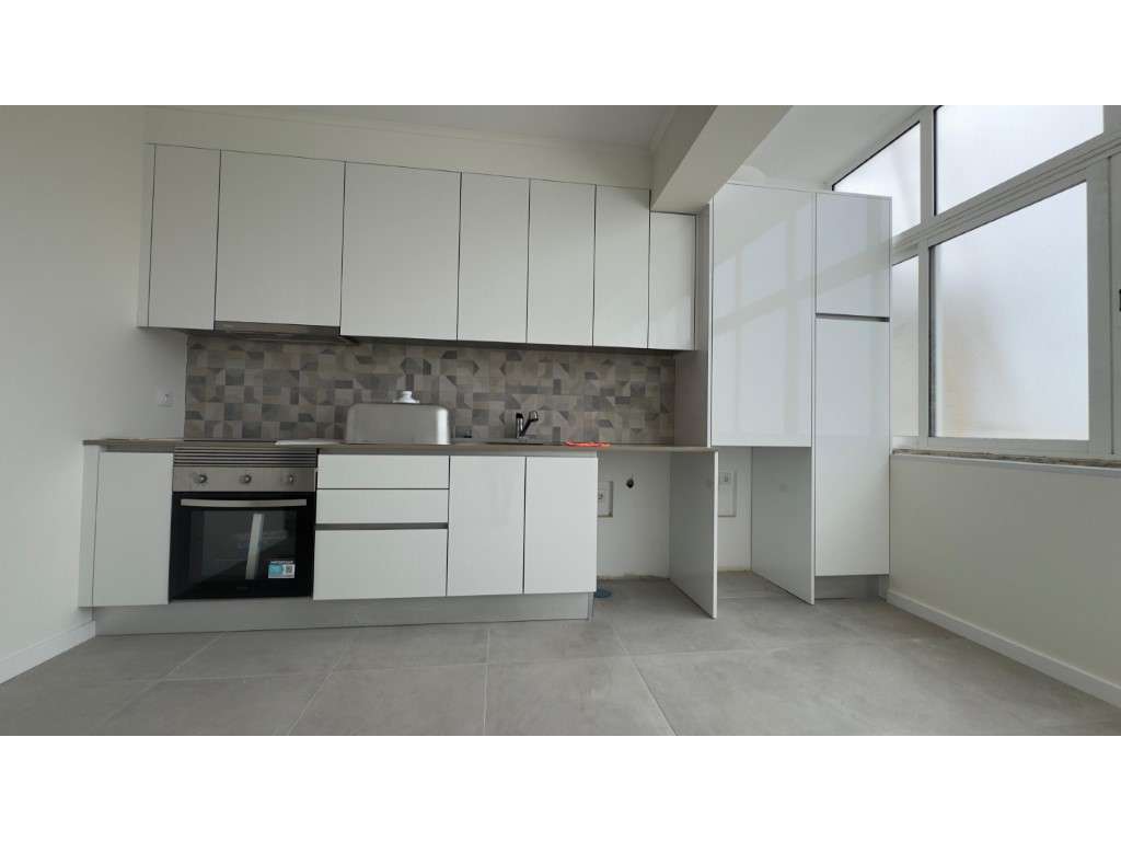 Apartamento T3 com Varanda, para Arrendamento em Almada. - Grande imagem: 5/31