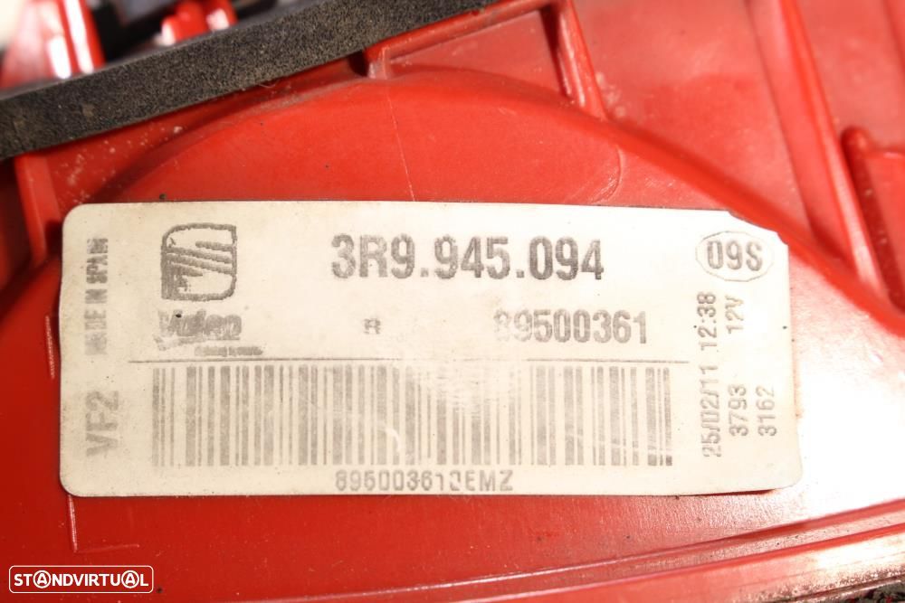 Farolim Direito Seat Exeo St (3R5)  3R9945094 / 89500361 / Mala Passag - 8