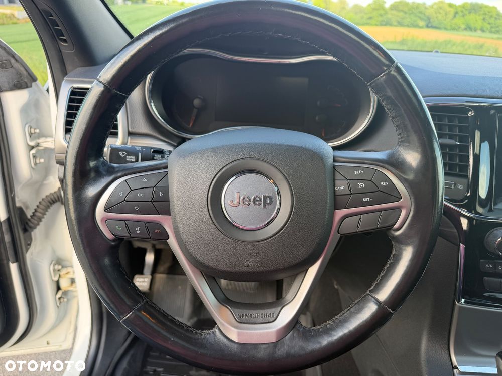 Jeep Grand Cherokee - 13