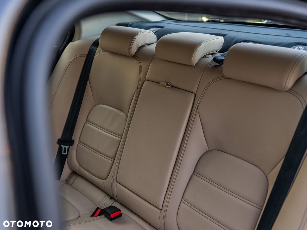 Jaguar XE 2.0 D Prestige - 14