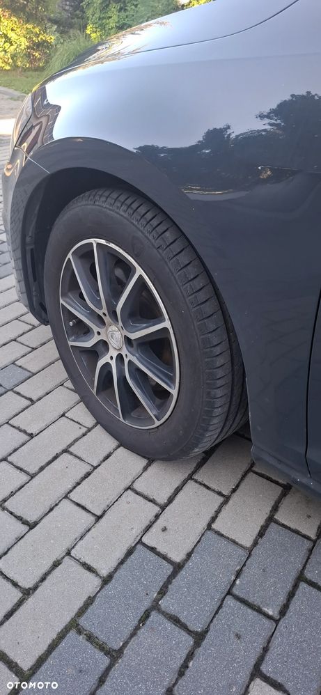 Volkswagen Golf - 6