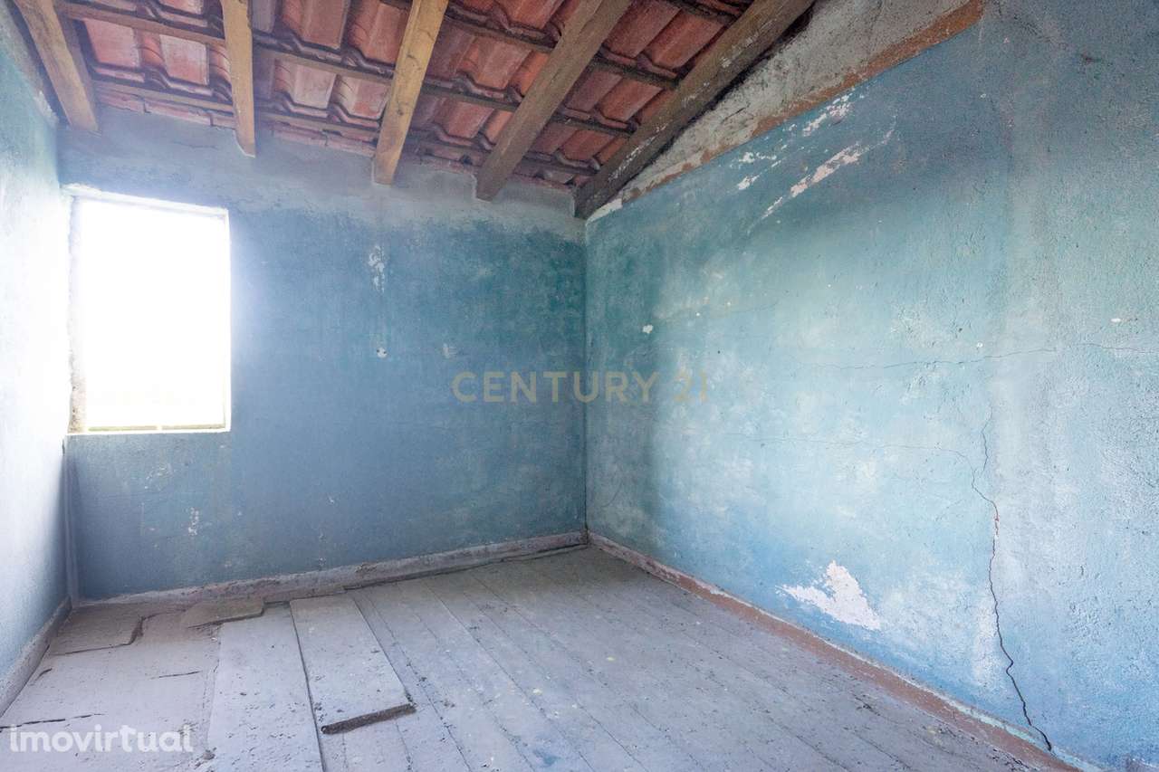 Moradia T2 para reabilitar na Lousã - Grande imagem: 5/26