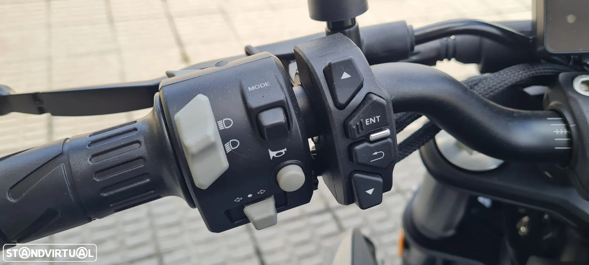 CF Moto 300NK - 7