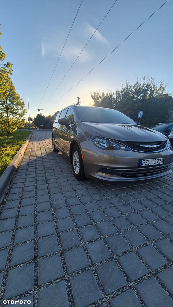 Chrysler Pacifica - 15