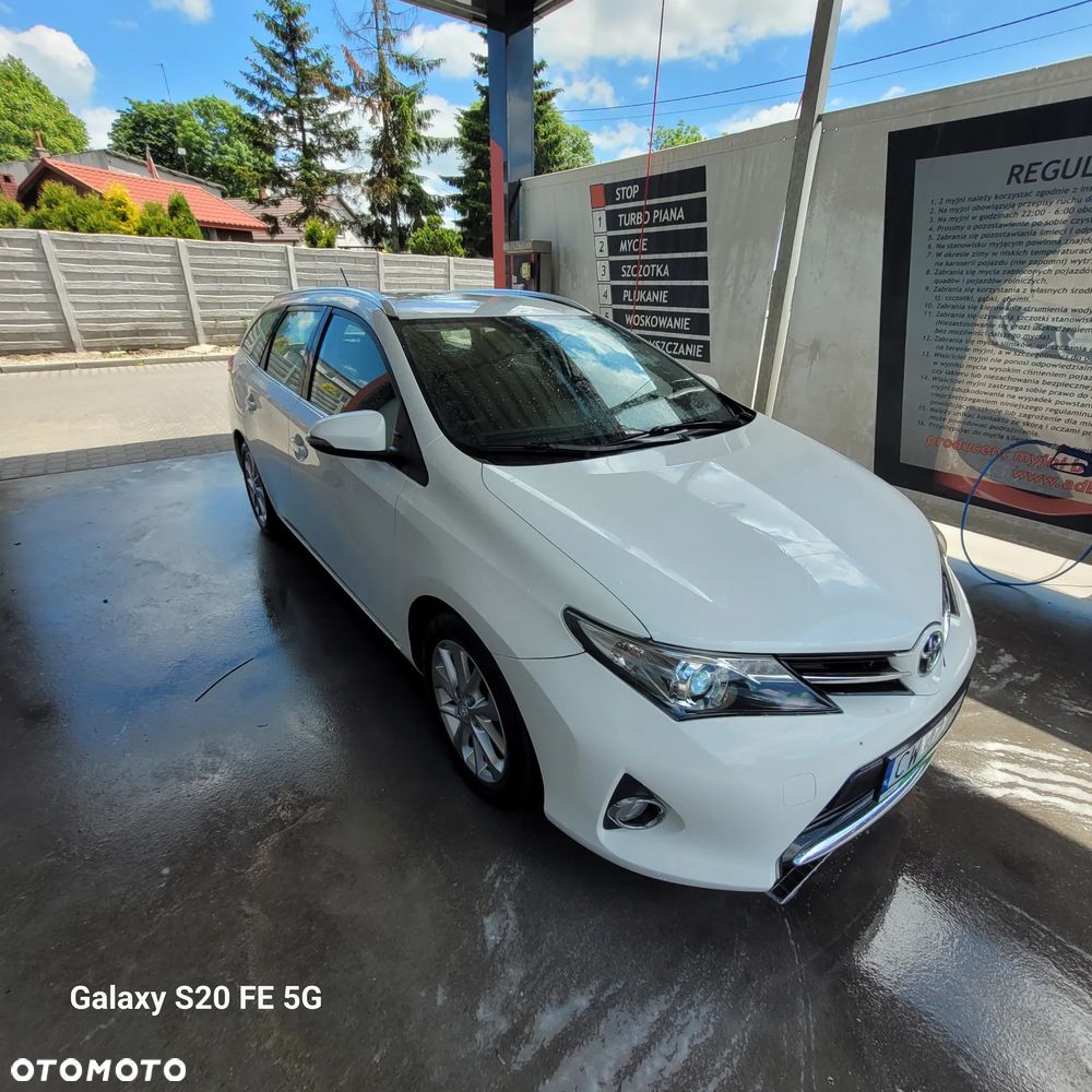 Toyota Auris 1.4 D-4D - 3