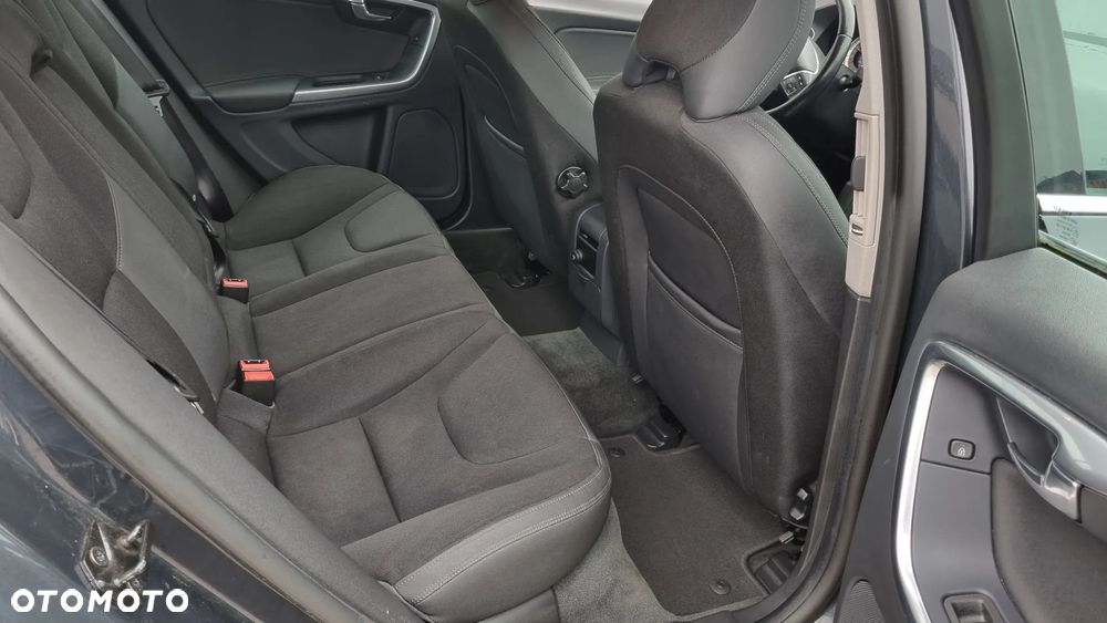 Volvo S60 D3 Geartronic Momentum - 12