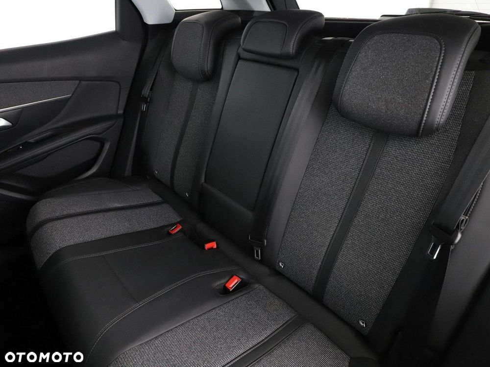 Peugeot 3008 225 e-EAT8 Allure - 18