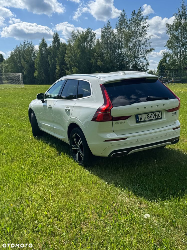 Volvo XC 60 T5 AWD R-Design - 4