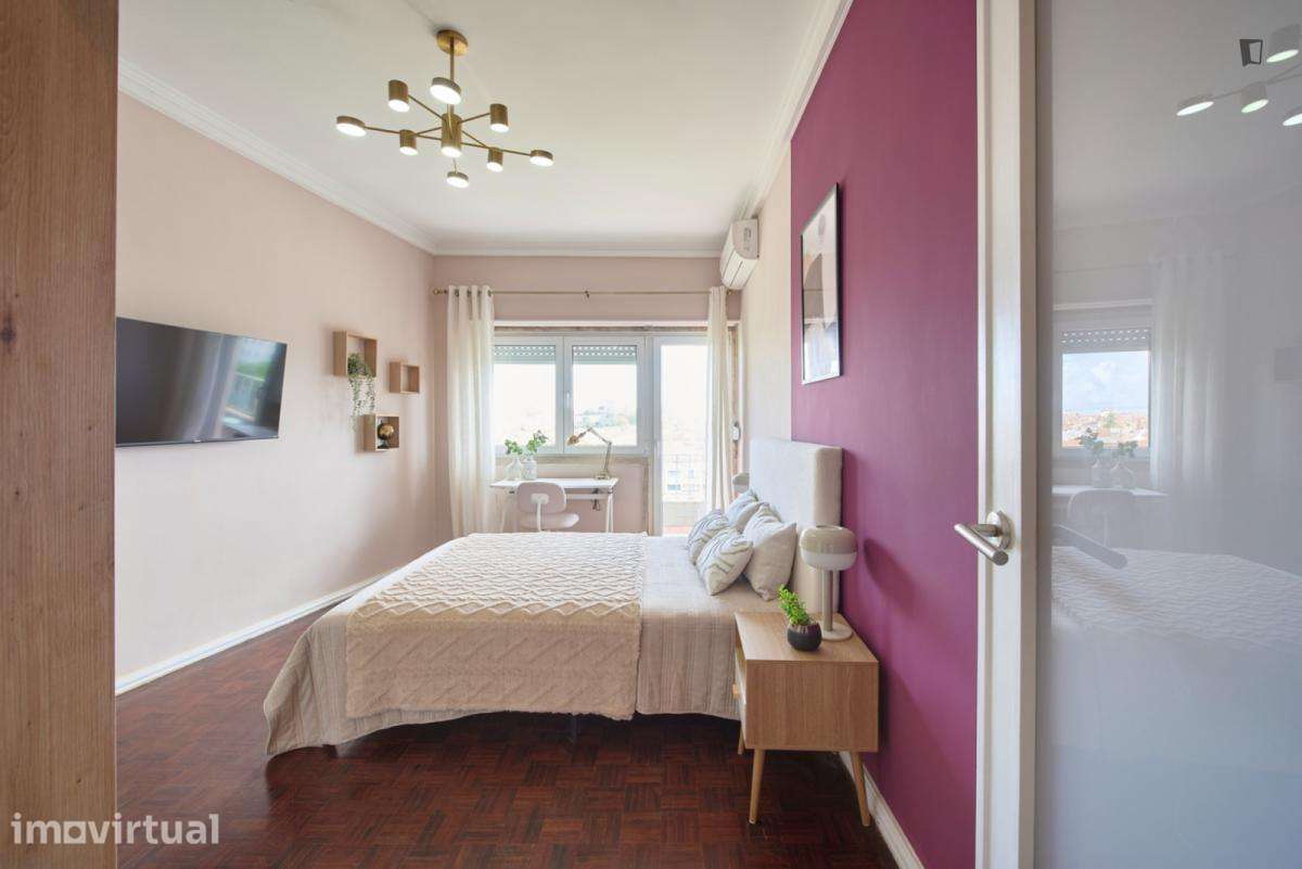 Quarto - localizado em Alameda Lisbon - Grande imagem: 3/24