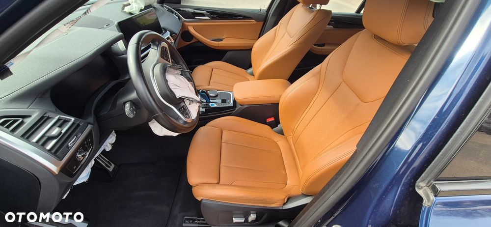 BMW iX3 - 24